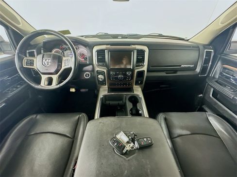 Used 2017 RAM 1500 Laramie w/ Convenience Group image 10