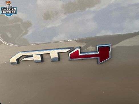 Used 2022 GMC Sierra 1500 AT4 w/ AT4 Preferred Package AWD/4WD image 11