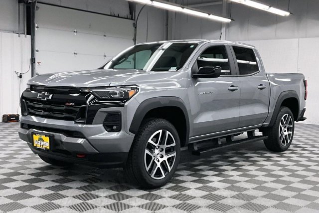 Used 2024 Chevrolet Colorado Z71 w/ Z71 Convenience Package 2 AWD/4WD image 12