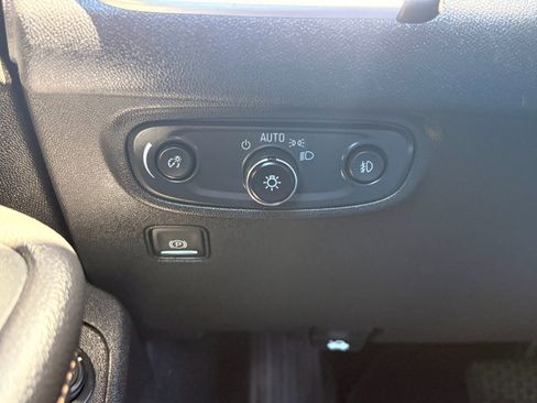 Used 2019 GMC Terrain SLT w/ Preferred Package AWD/4WD image 16