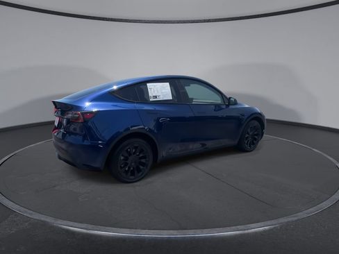 Used 2023 Tesla Model Y Long Range AWD/4WD image 9