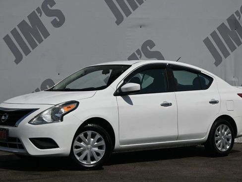 Used 2019 Nissan Versa SV image 1