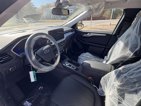 New 2025 Ford Escape Plug-in Hybrid w/ PHEV Premium Package image 9