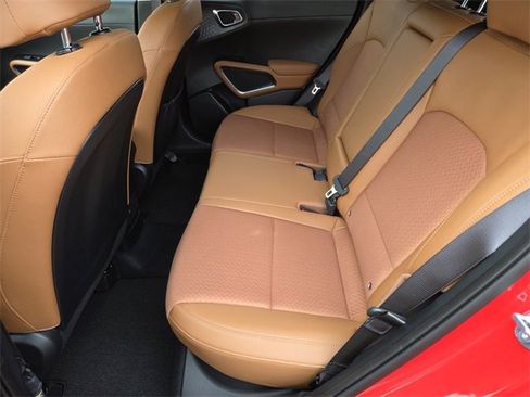 Certified 2025 Kia Soul EX image 10