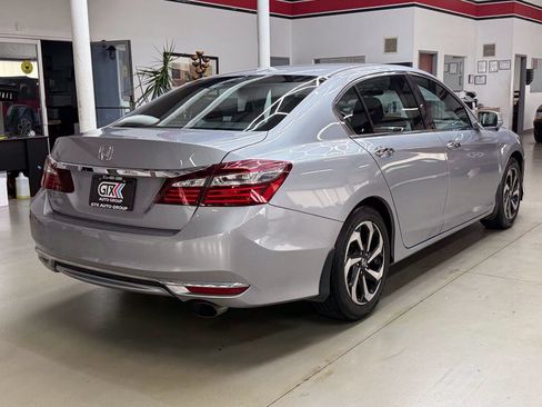 Used 2017 Honda Accord EX-L image 2