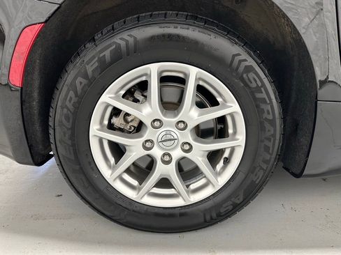 Used 2023 Chrysler Pacifica Touring-L image 68