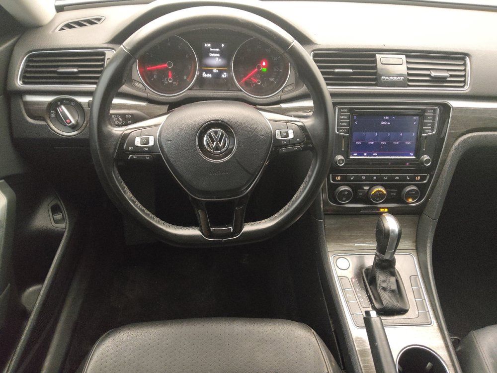 Used 2018 Volkswagen Passat 2.0T SE FWD image 22