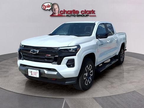 Used 2024 Chevrolet Colorado Z71 w/ Z71 Convenience Package 2 AWD/4WD image 1