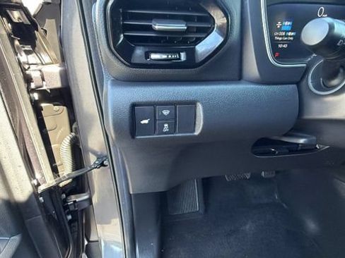 Used 2025 Honda Pilot Black Edition image 31