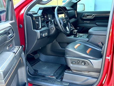 Used 2024 GMC Sierra 1500 AT4 w/ Technology Package image 9