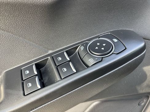 Used 2025 Ford Escape SE image 17