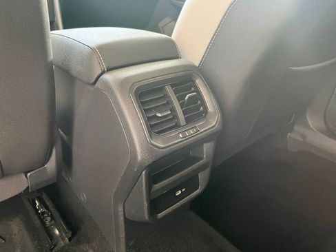 Used 2025 Volkswagen Taos SE image 23