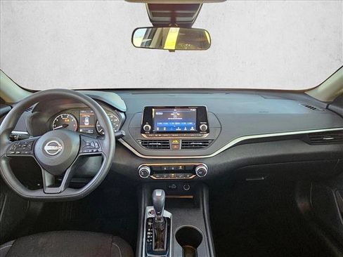 Used 2024 Nissan Altima 2.5 S image 19