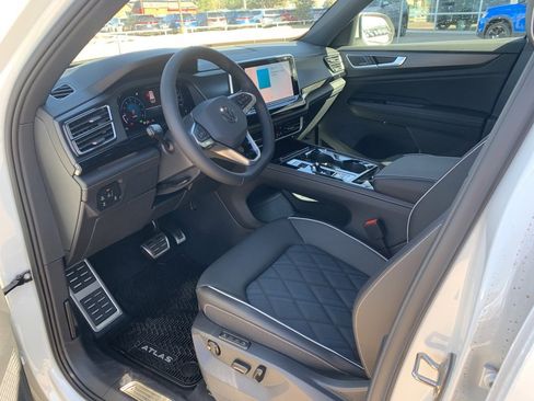 New 2025 Volkswagen Atlas Cross Sport SEL Premium R-Line image 8