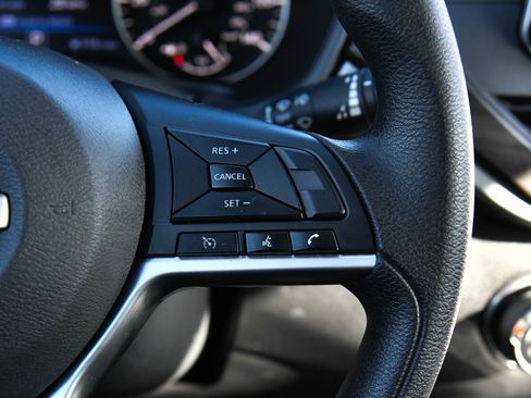 Used 2024 Nissan Altima 2.5 SV image 27