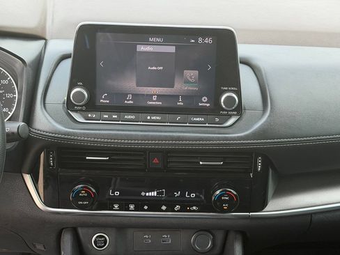 Used 2021 Nissan Rogue SV FWD image 32