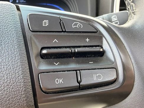 Used 2025 Hyundai Venue SEL FWD image 20