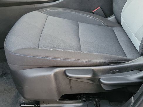 Used 2025 Chevrolet Trax LS image 17