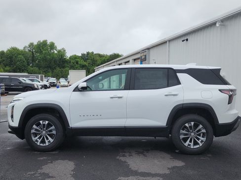 New 2026 Chevrolet Equinox LT FWD image 2