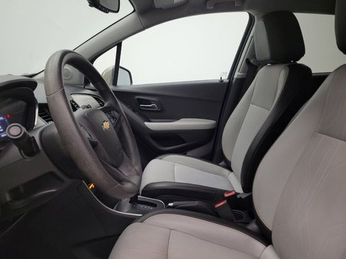 Used 2022 Chevrolet Trax LT AWD/4WD image 17