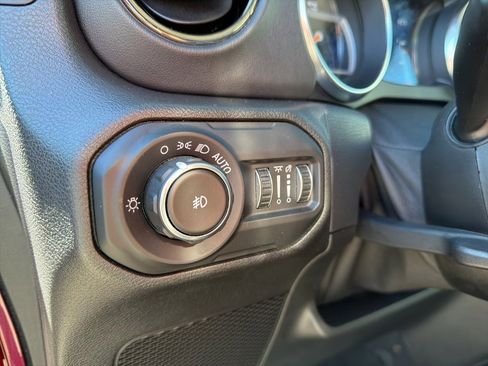 Used 2021 Jeep Wrangler Unlimited Sahara image 44