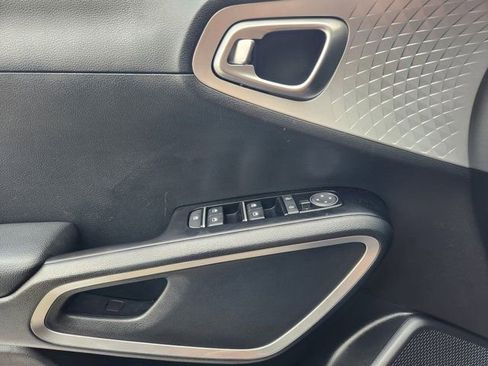 Used 2025 Kia Soul S image 24