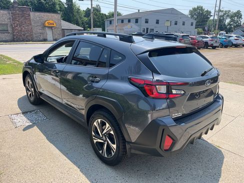 Used 2024 Subaru Crosstrek 2.0i Premium AWD/4WD image 3