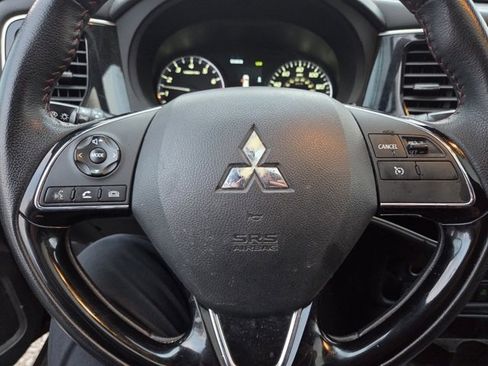 Used 2020 Mitsubishi Outlander LE image 14