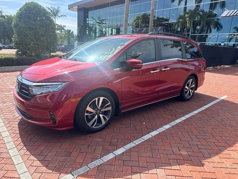 Used 2022 Honda Odyssey Touring image 2