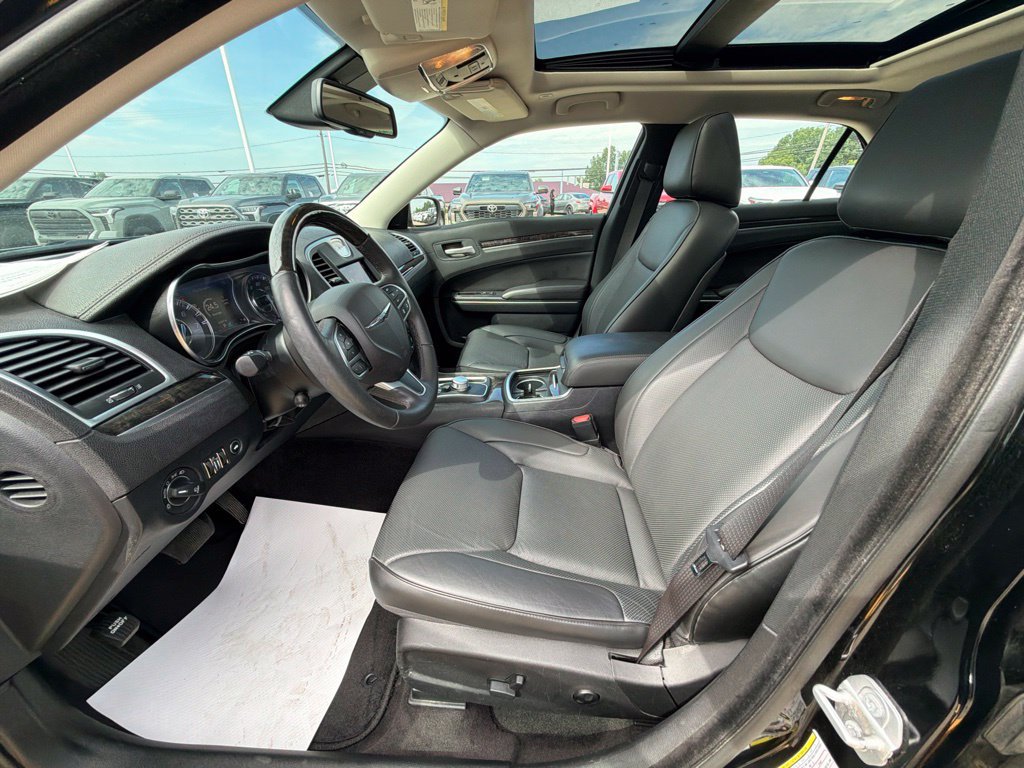 Used 2018 Chrysler 300 Limited w/ Safetytec Plus Group AWD/4WD image 9