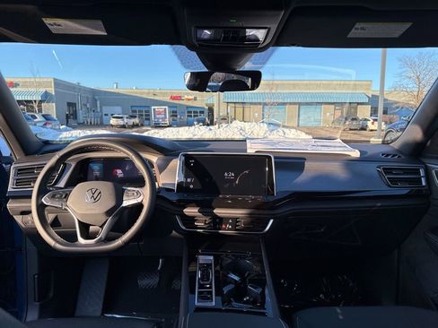 New 2025 Volkswagen Atlas Cross Sport SE image 12