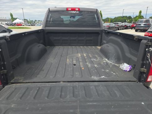 Used 2017 RAM 1500 Express AWD/4WD image 5