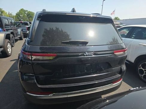 Used 2023 Jeep Grand Cherokee 4WD 4xe w/ Luxury Tech Group II image 13