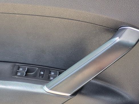 Used 2016 Volkswagen Passat 1.8T S FWD image 3