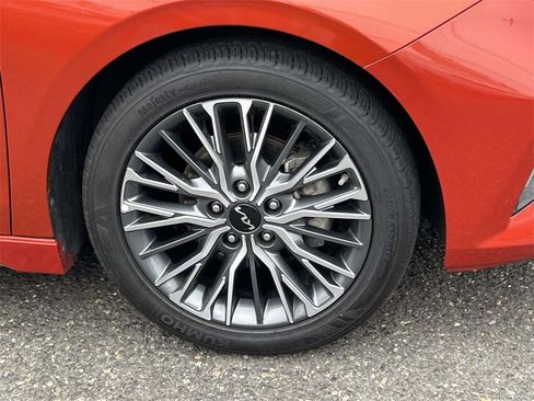 Used 2023 Kia Forte GT-Line w/ GT-Line Premium Package image 7