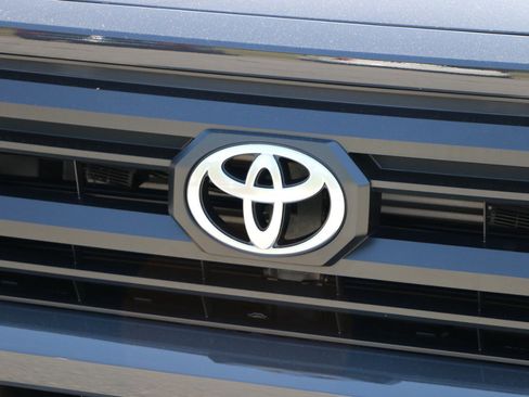 Used 2026 Toyota Tacoma SR5 AWD/4WD image 11