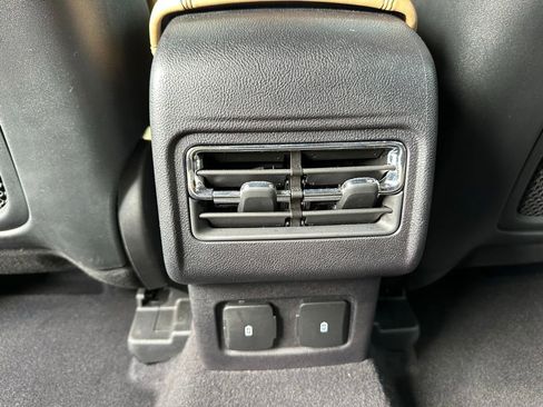 Used 2023 Lincoln Corsair Reserve FWD image 32