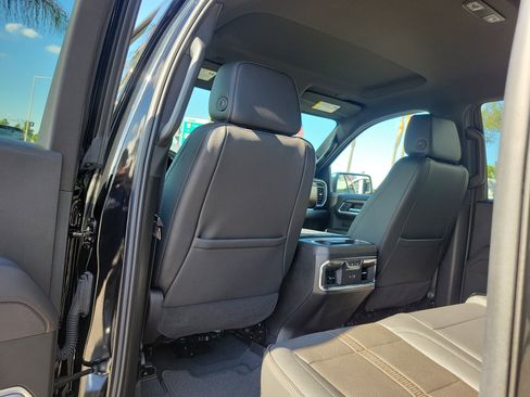 Used 2025 Chevrolet Silverado 1500 High Country image 14