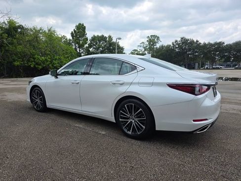 Used 2024 Lexus ES 350 w/ Premium Package FWD image 5