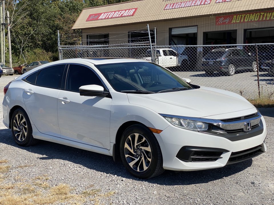 Used 2018 Honda Civic EX image 3