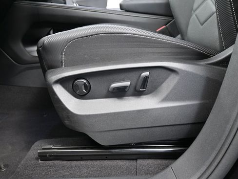 Used 2024 Volkswagen Atlas Cross Sport SE image 20