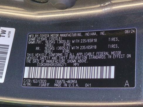 Used 2024 Toyota Highlander XLE image 34