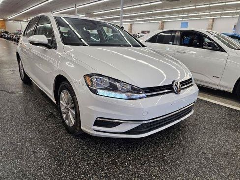 Used 2019 Volkswagen Golf S FWD image 4