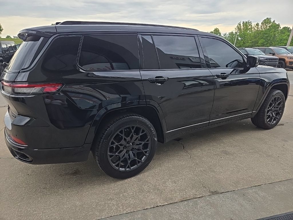 Used 2024 Jeep Grand Cherokee L Summit AWD/4WD image 16