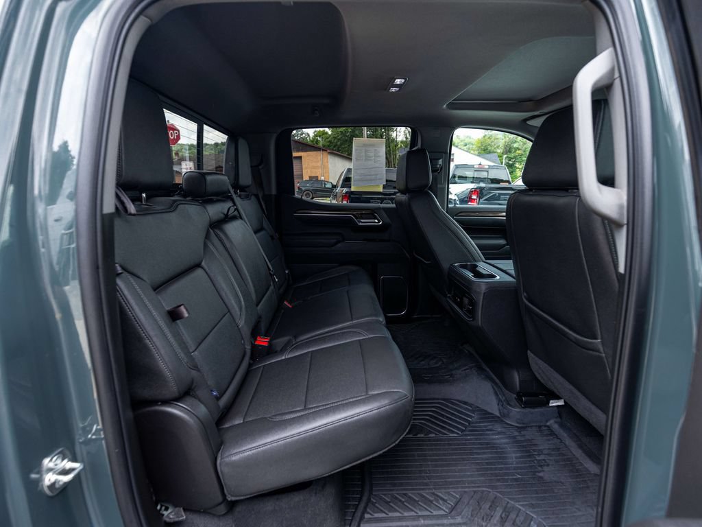 Used 2026 Chevrolet Silverado 1500 LT Trail Boss w/ LT Trail Boss Premium Package AWD/4WD image 31