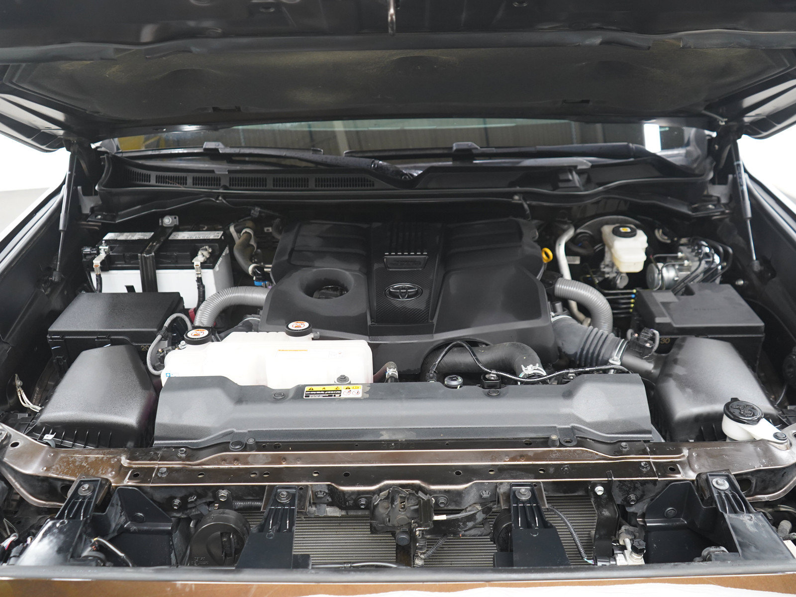 Used 2024 Toyota Tundra Limited AWD/4WD image 28