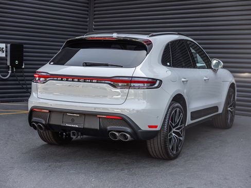 Certified 2023 Porsche Macan S AWD/4WD image 9