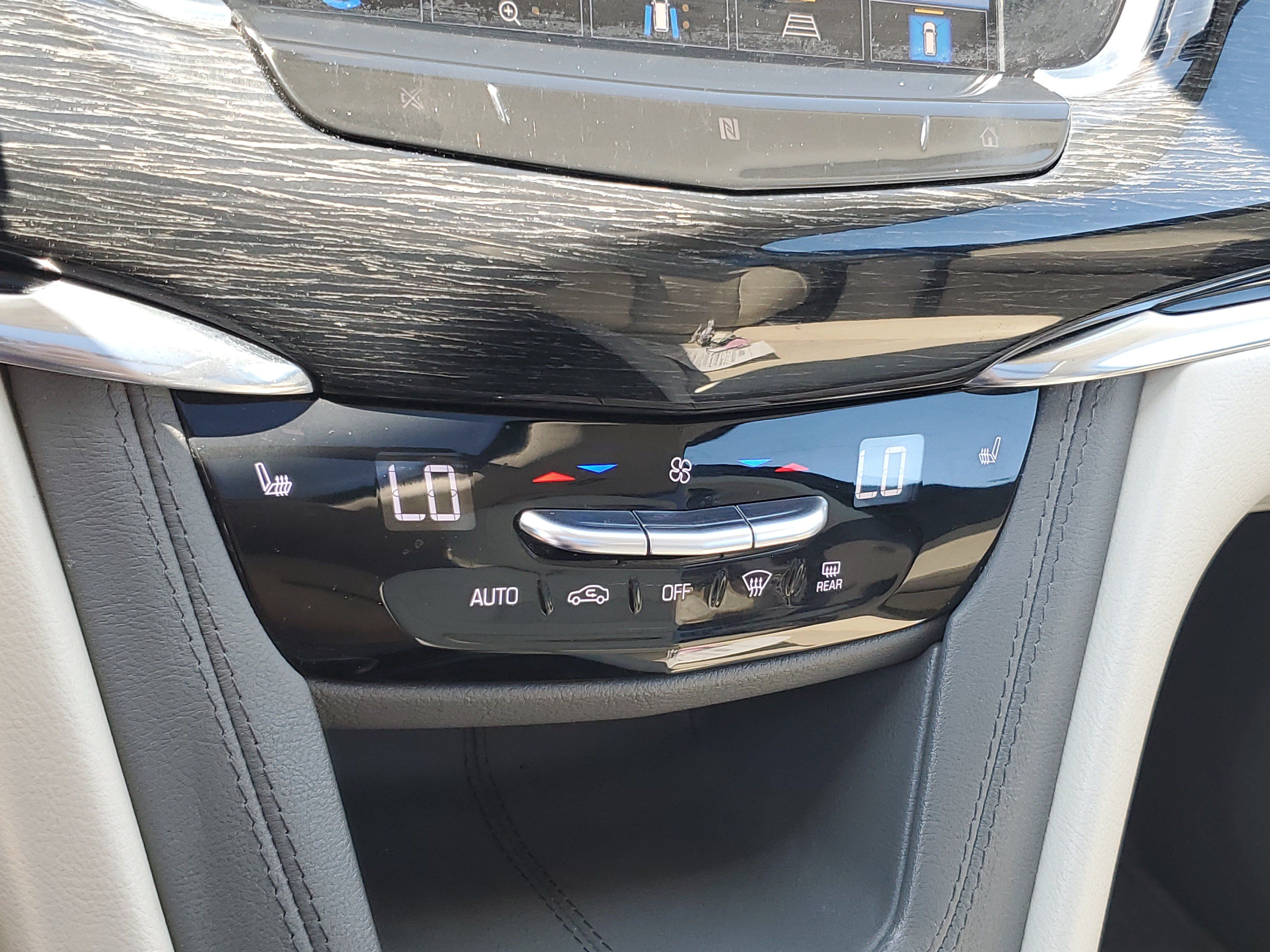 Used 2021 Cadillac XT6 Premium Luxury FWD image 29