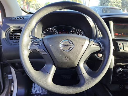 Used 2020 Nissan Pathfinder S image 17