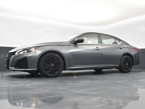 Used 2024 Nissan Altima 2.5 S image 38